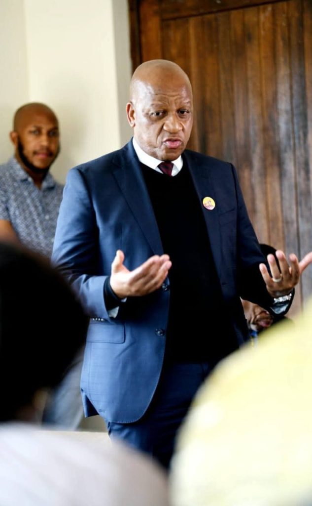 Uzohlonishwa ngomngcwabo kaHulumeni wesigaba sesibili