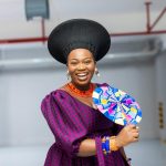 UZawadi uthi iTheku limubizile wasabela. Wozanike